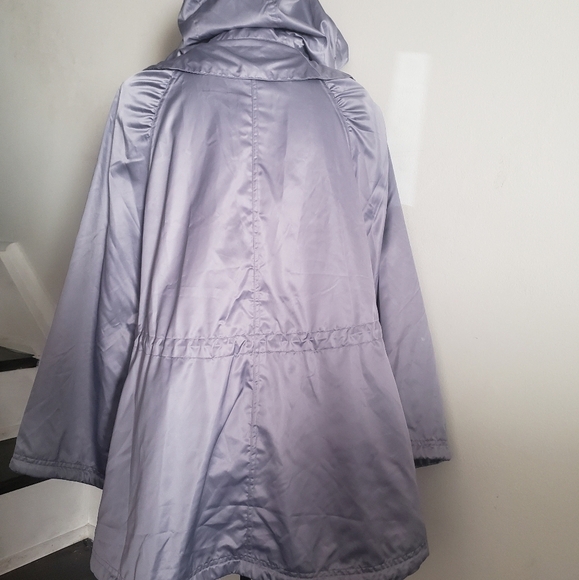 Lululemon wanderful Capelet - Picture 3 of 13